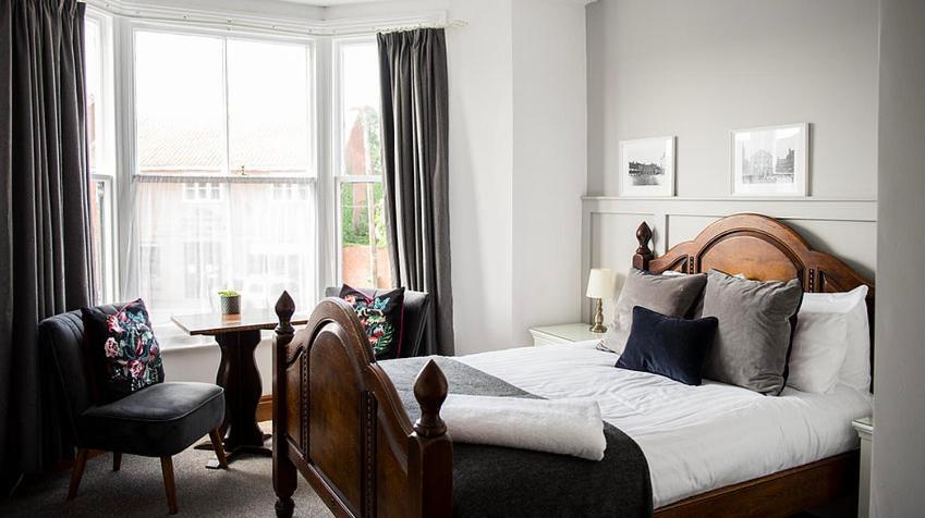 The George Hotel Kirton in Lindsey Room photo