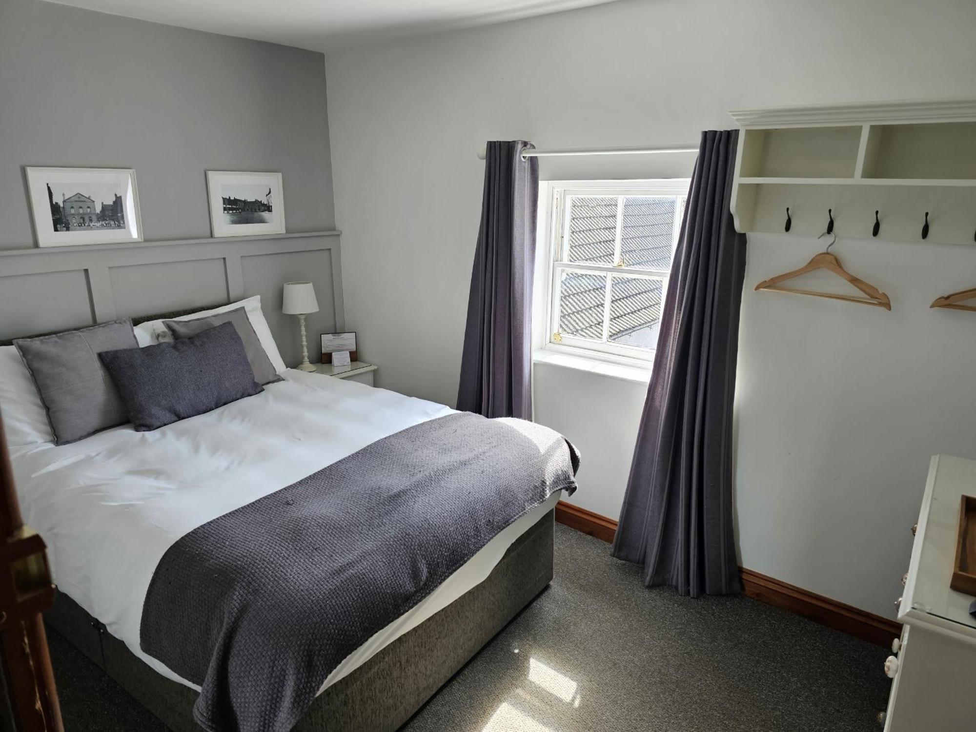 The George Hotel Kirton in Lindsey Room photo